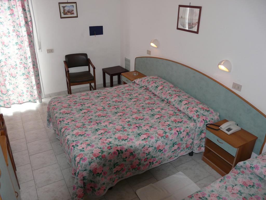 Hotel Vecchia Rimini Лідо-дельї-Естензі Номер фото