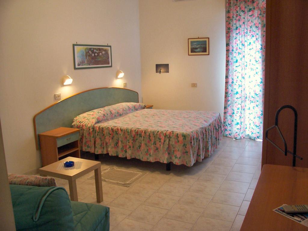 Hotel Vecchia Rimini Лідо-дельї-Естензі Номер фото